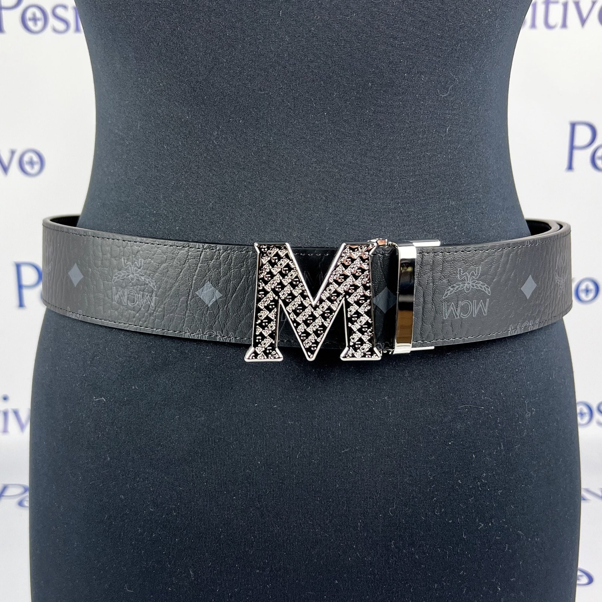 MCM Mens Claus Silver Textured M Buckle Black Leather Reversible Belt | Positivo Clothing