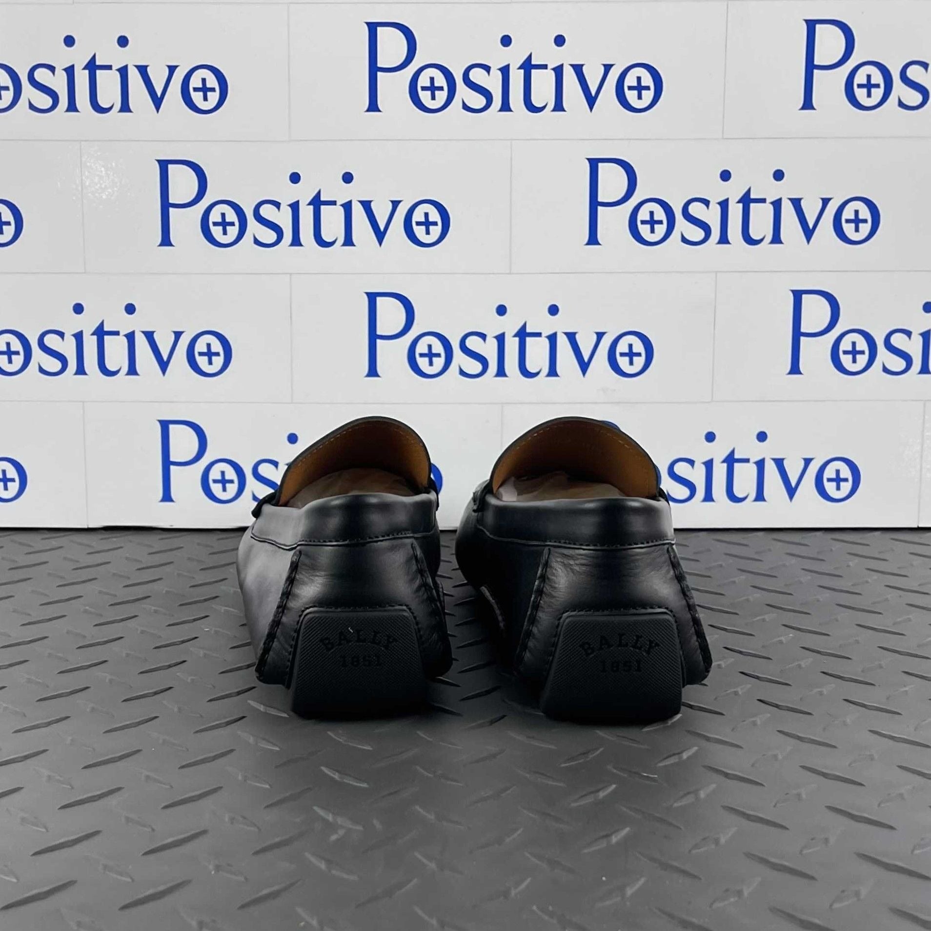 Bally Waltec Black Calf Leather Drivers | Positivo Clothing