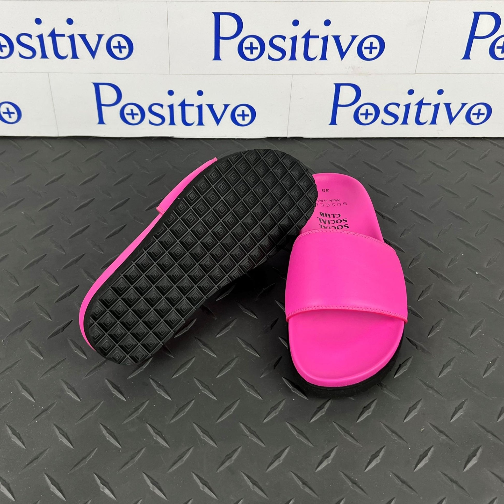 Buscemi Womens Slide ASSC Fucsia Leather Sandals | Positivo Clothing