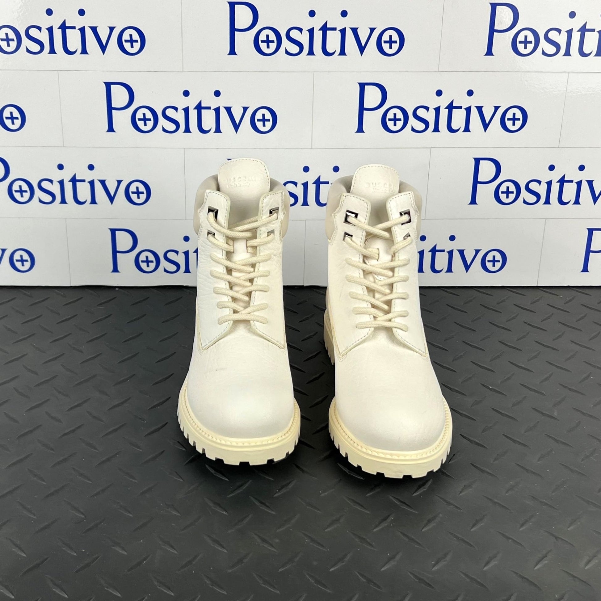 Buscemi Womens Site Boot Off White Leather Boots SAMPLE | Positivo Clothing