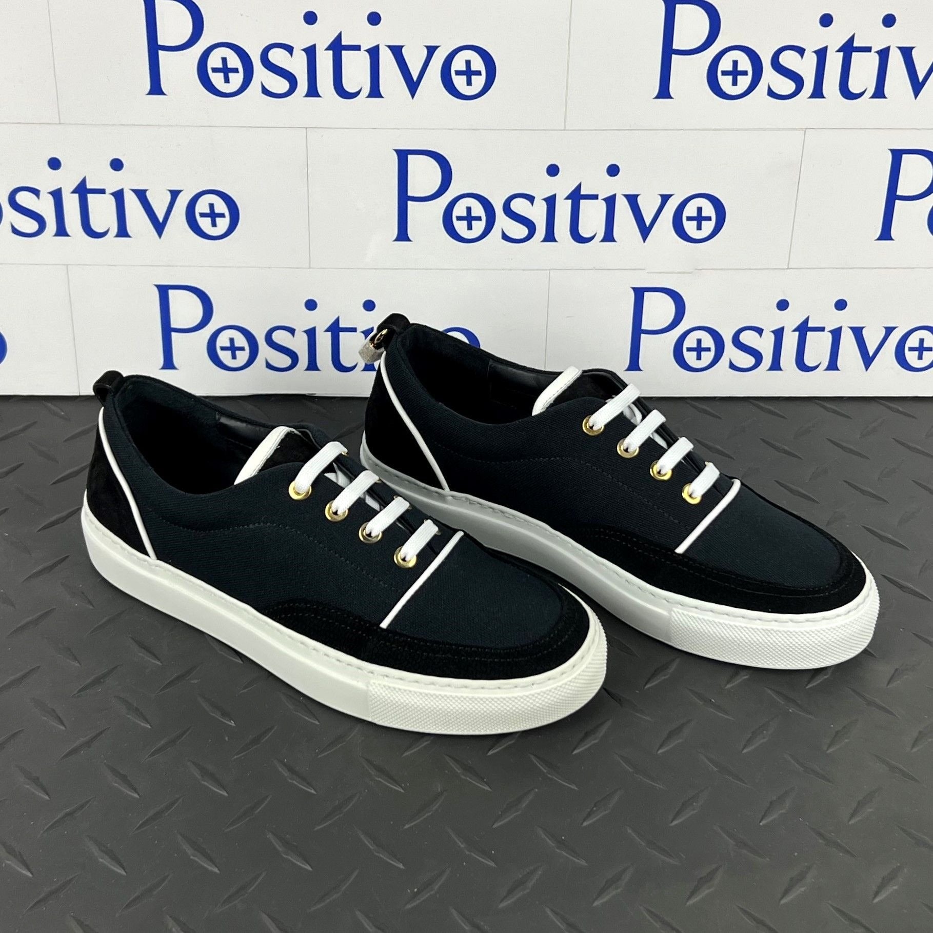Buscemi Womens Cali Black Leather Low Top Sneakers SAMPLE | Positivo Clothing