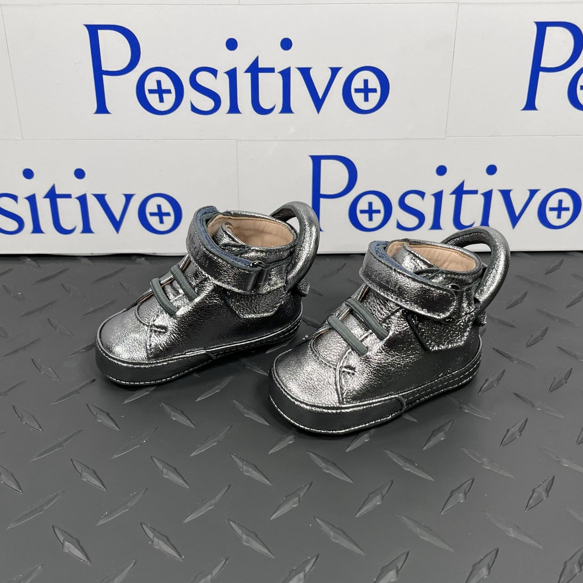 Buscemi Baby 100MM Baby Metal Silver Leather Sneakers | Positivo Clothing