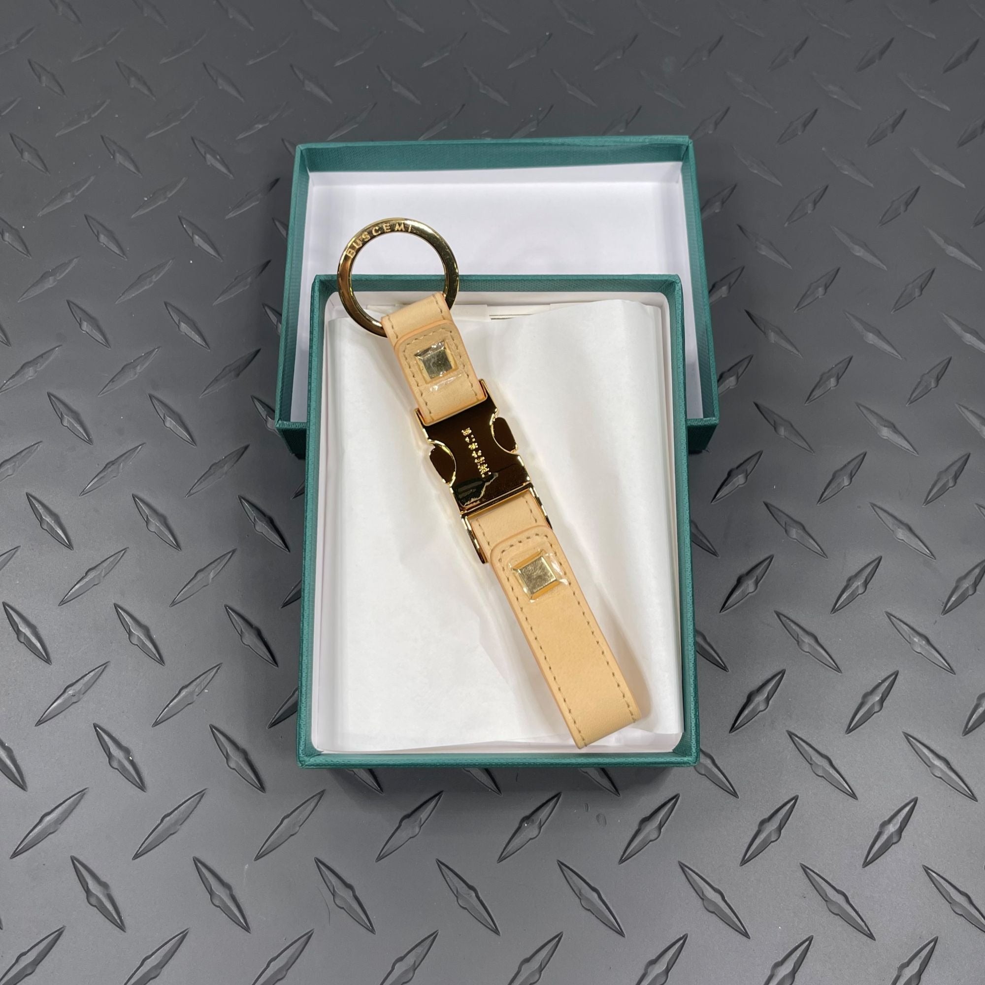 Buscemi Clip Keyholder Flat Natural Leather | Positivo Clothing
