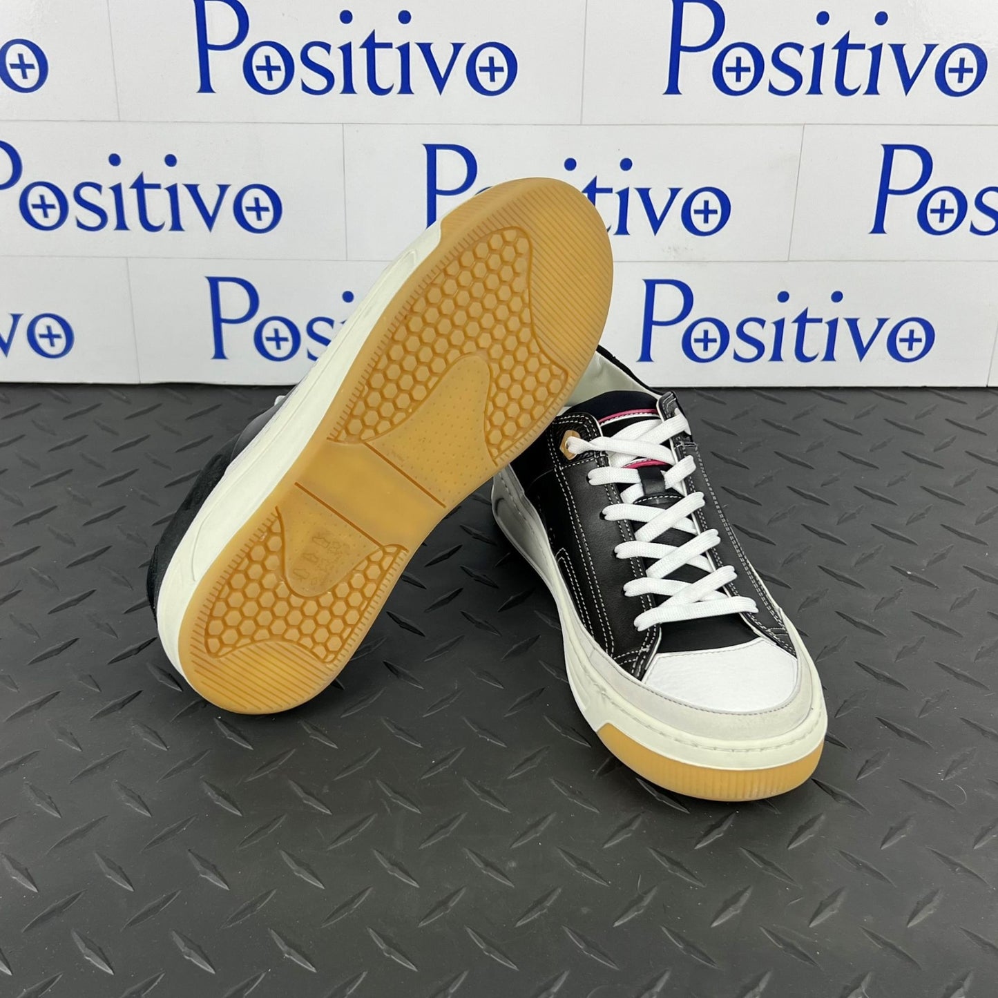Buscemi Womens Prodigy Black/White Leather Sneakers SAMPLE | Positivo Clothing
