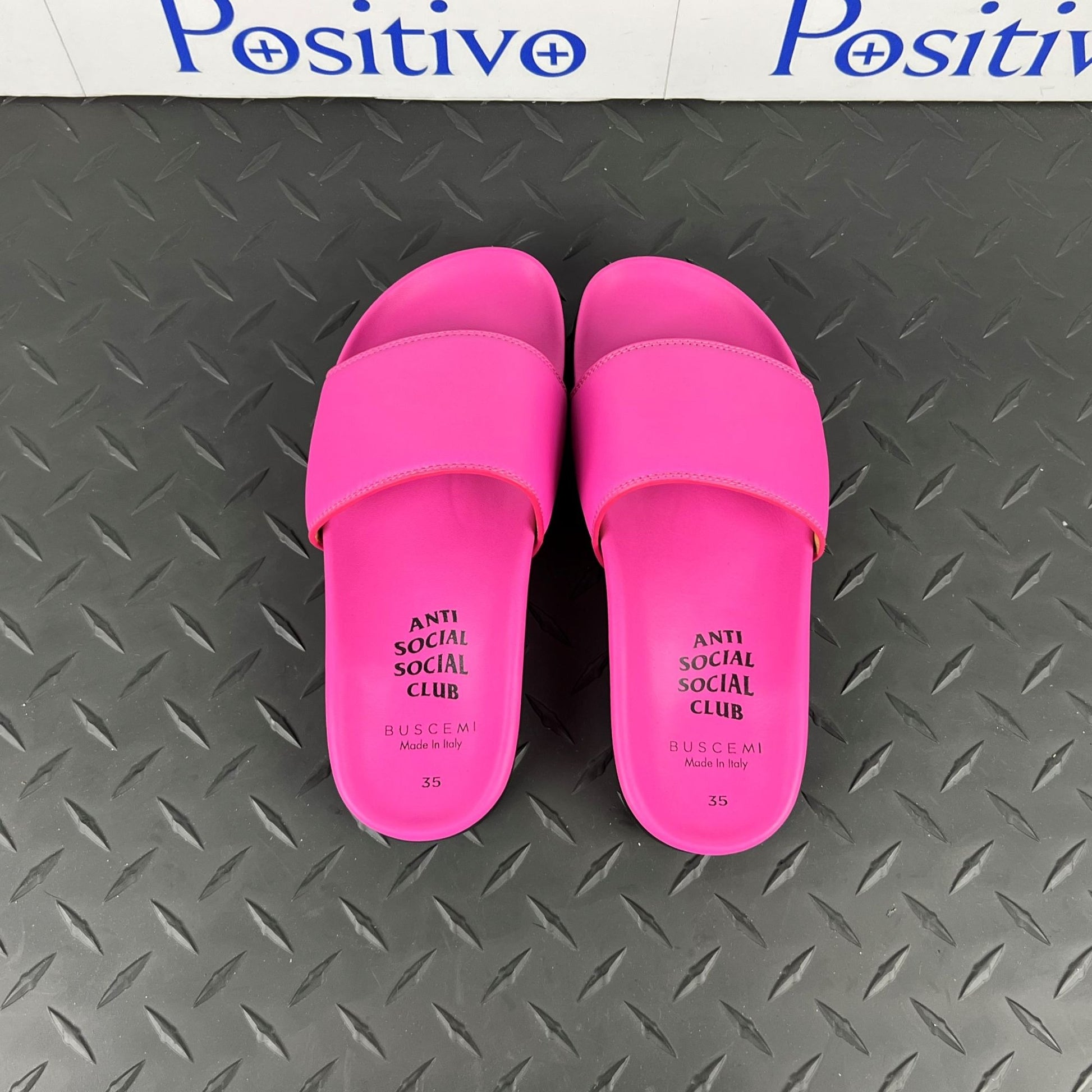 Buscemi Womens Slide ASSC Fucsia Leather Sandals | Positivo Clothing